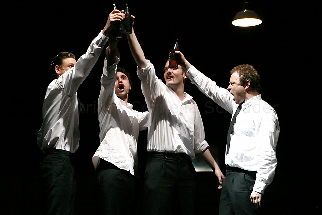 Wer einmal aus dem Blechnapf frist