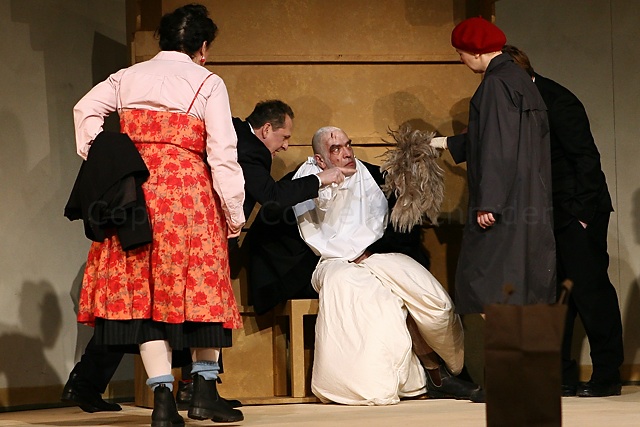 Der Zerbrochene Krug