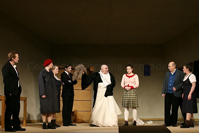 Der Zerbrochene Krug